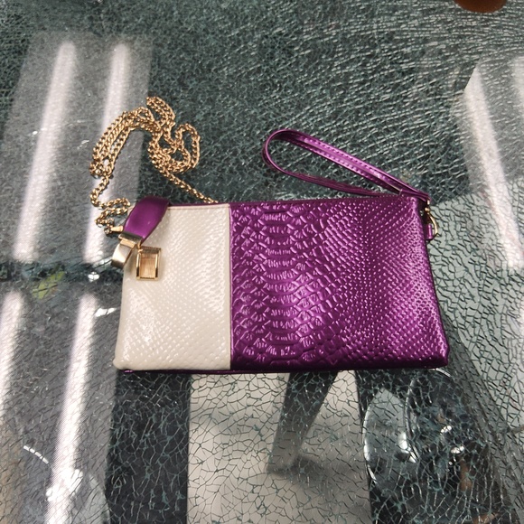 Purse - Picture 1 of 2